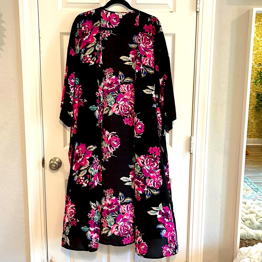 Long black floral kimono by Pioneer Woman, L/XL